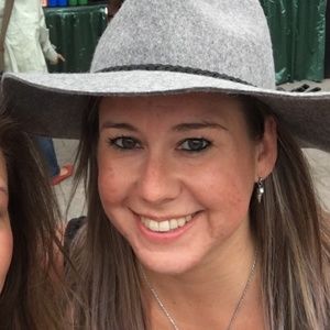 Meet your Posher, Kayley